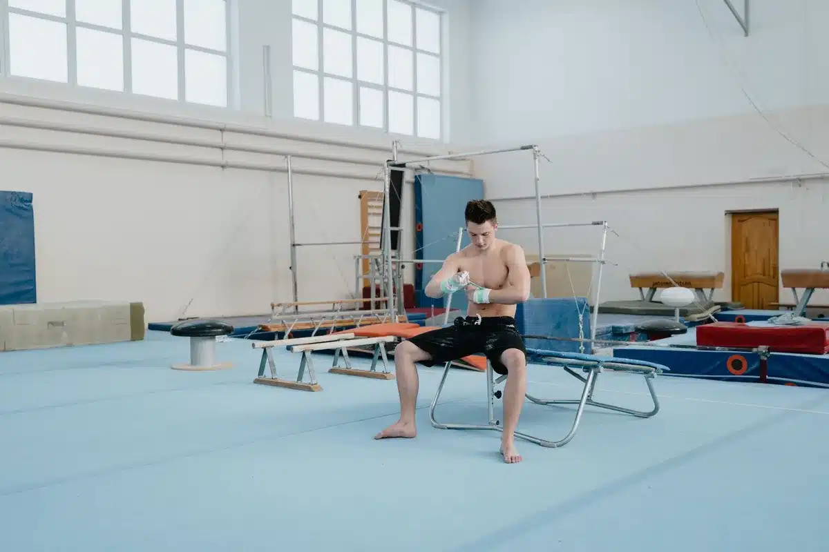 Jeune gymnaste en entraînement, illustrant les sélections morphologiques dans les sports de compétition