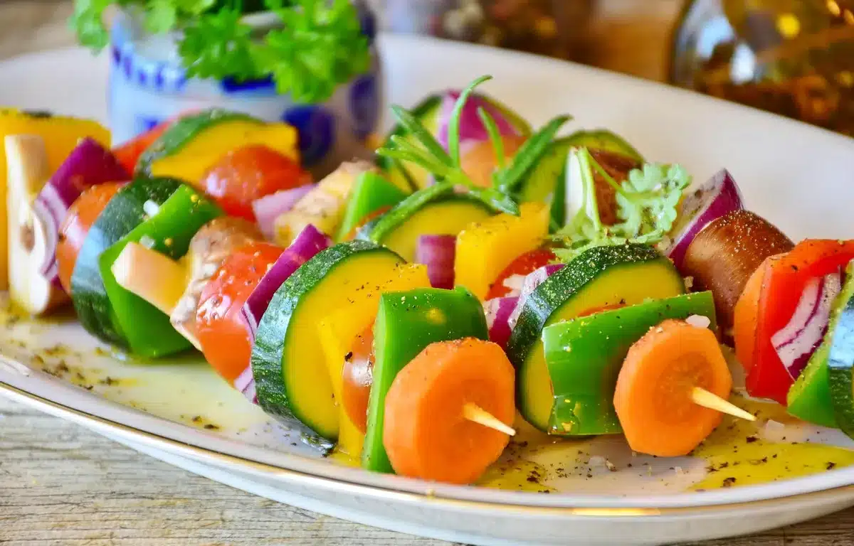 Assiette de shour avec féculents, protéines et fruits