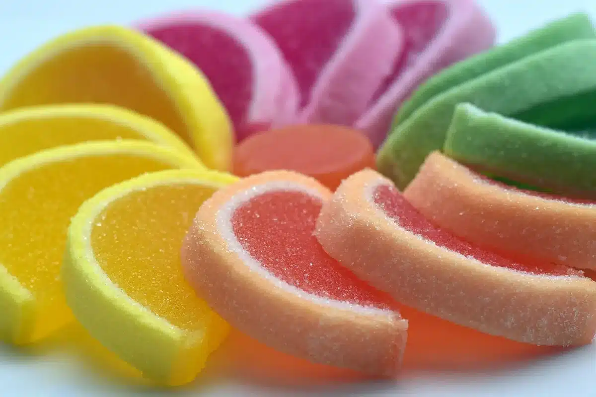 Assortiment d'aliments transformés riches en sucre et en fructose