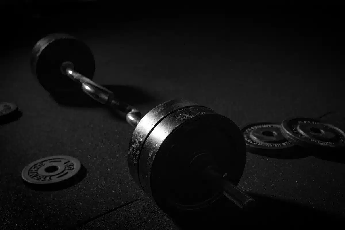 Haltères utilisés pour curls marteau avec prise neutre